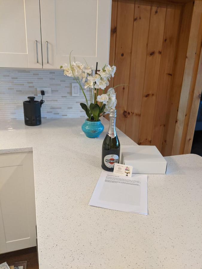 فيلا Panoramic Water Views , Cozy House In Henniker ,Nh المظهر الخارجي الصورة