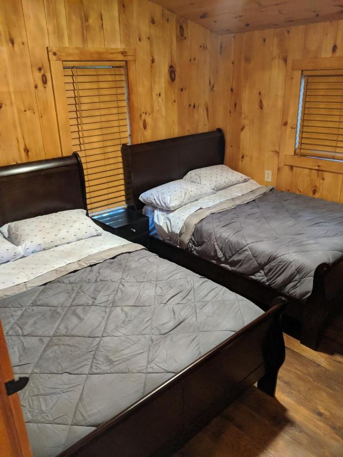 فيلا Panoramic Water Views , Cozy House In Henniker ,Nh المظهر الخارجي الصورة