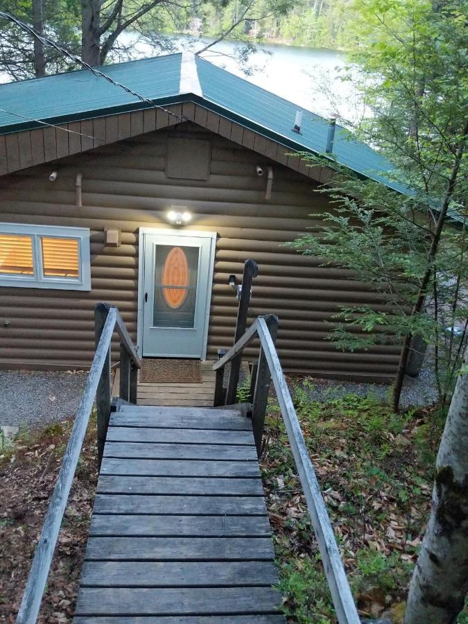فيلا Panoramic Water Views , Cozy House In Henniker ,Nh المظهر الخارجي الصورة